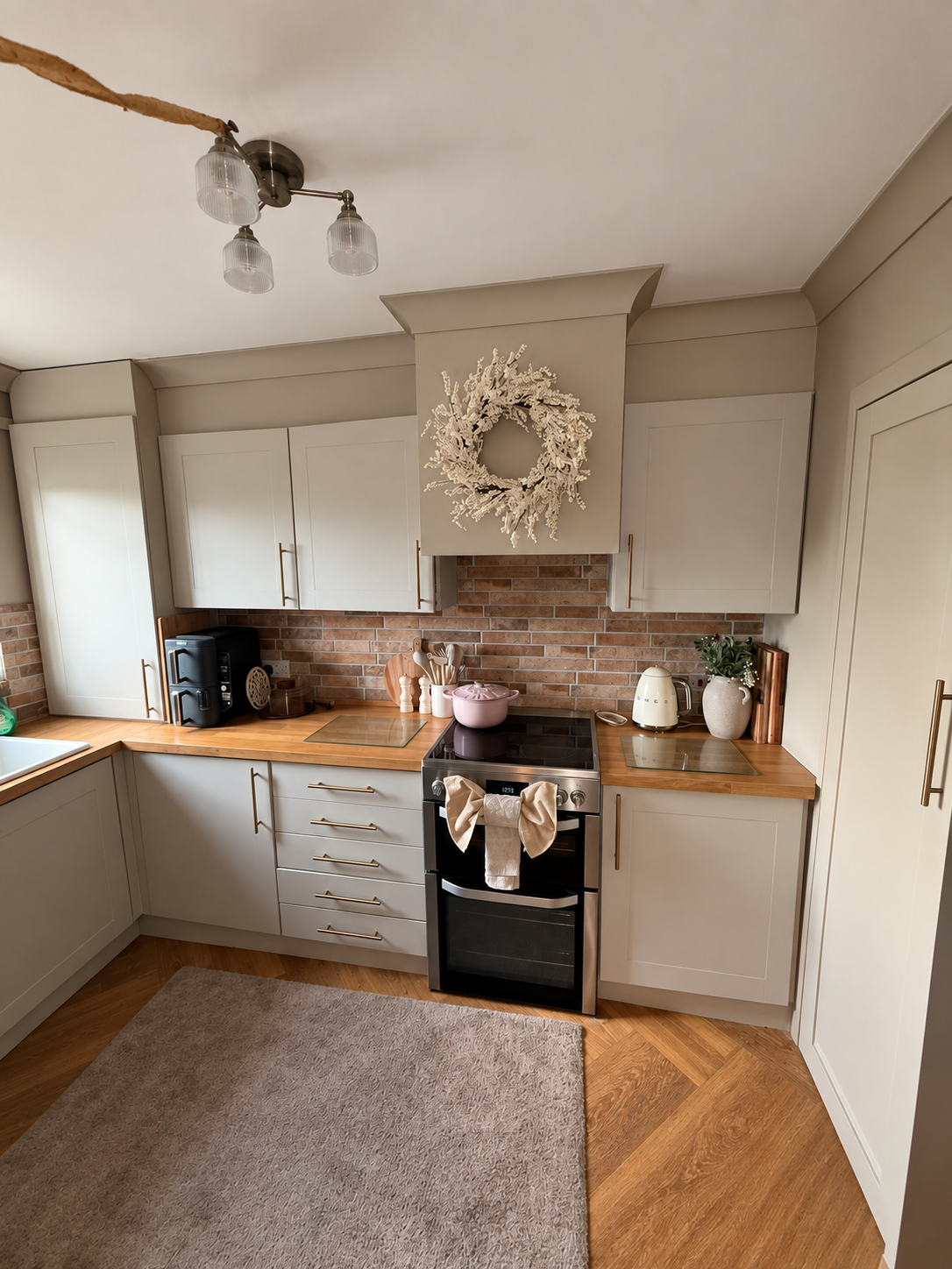 Restyling Furniture With Paint guide artwork